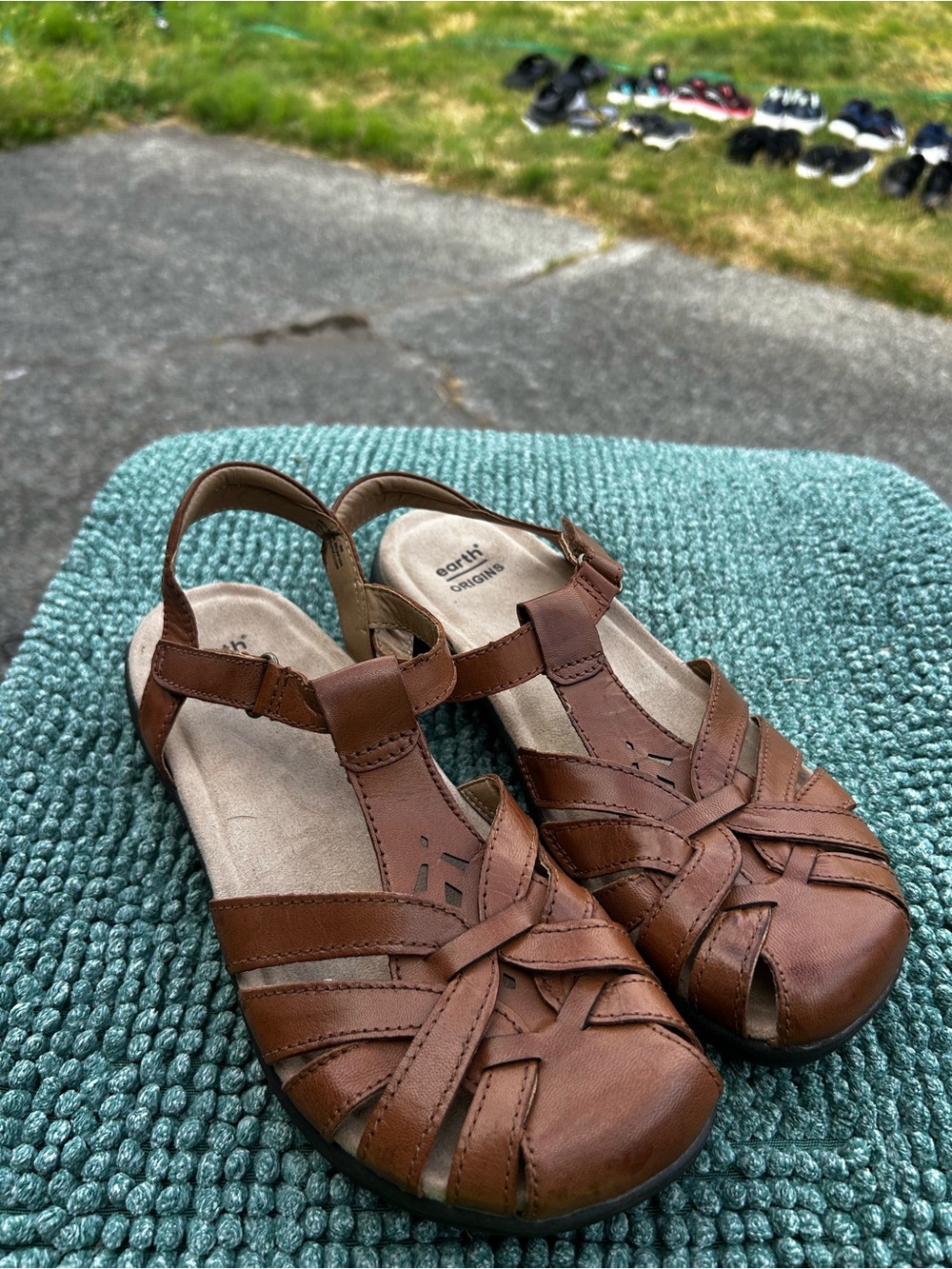 Earth Origins Brown Closed-Toe Sandals - Comfortable Everyday Sz 8M - Picture 12 of 14